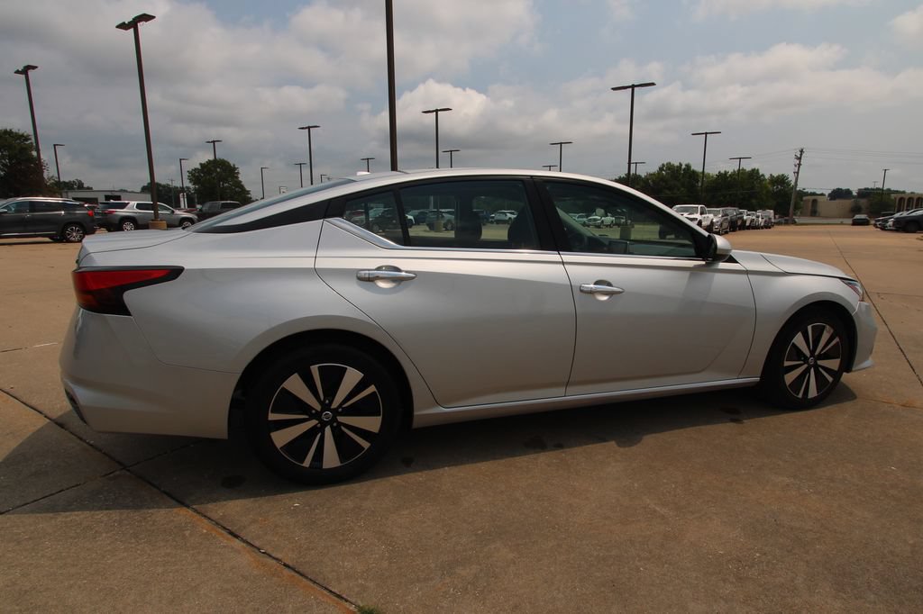 Used 2022 Nissan Altima 2.5 SV FWD image 5