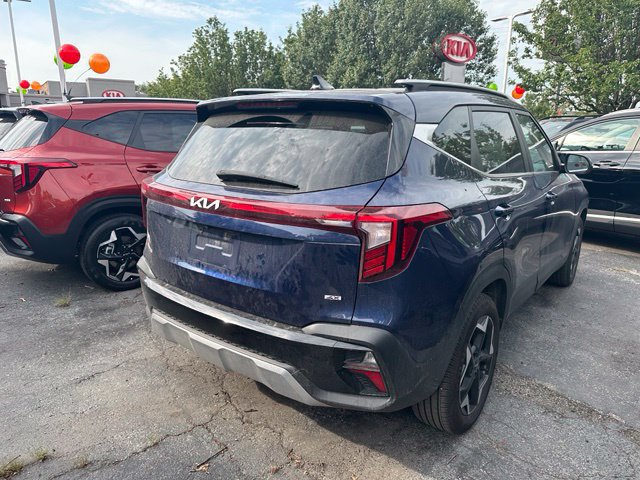 Used 2024 Kia Seltos EX AWD/4WD image 4