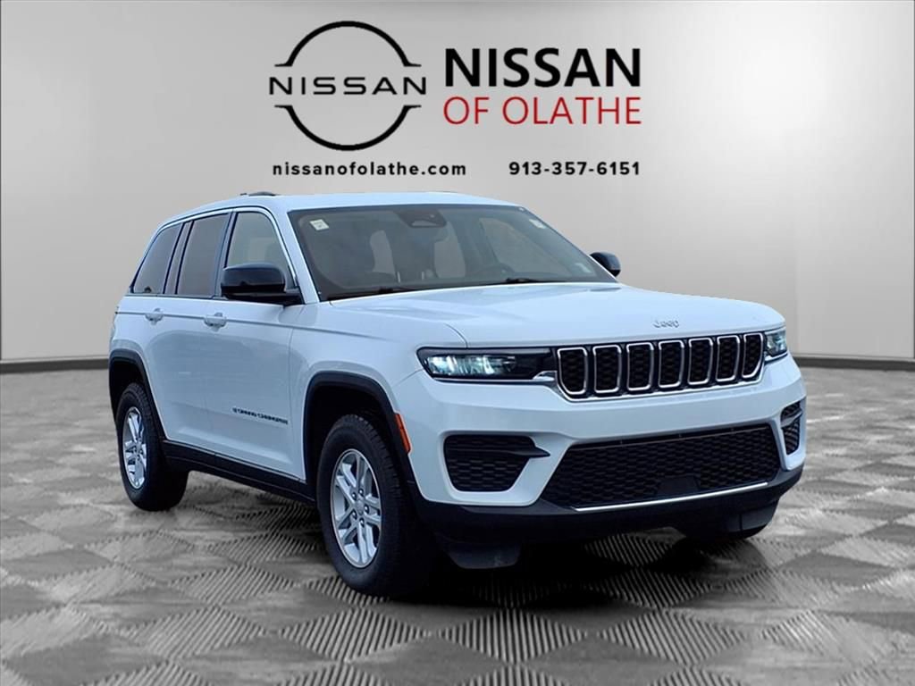 Used 2023 Jeep Grand Cherokee Laredo image 29