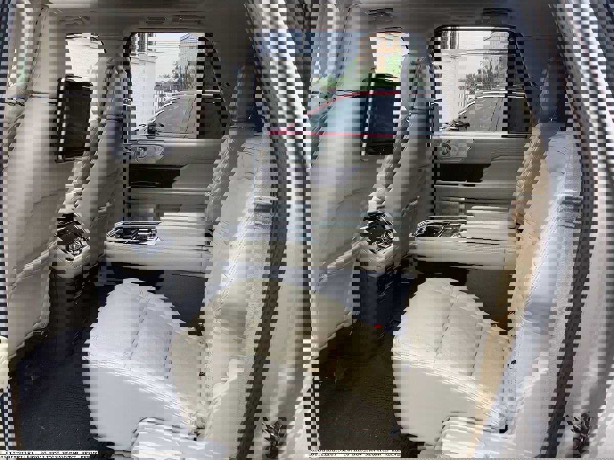 Used 2020 Lincoln Navigator L Reserve w/ Luxury Package AWD/4WD image 14