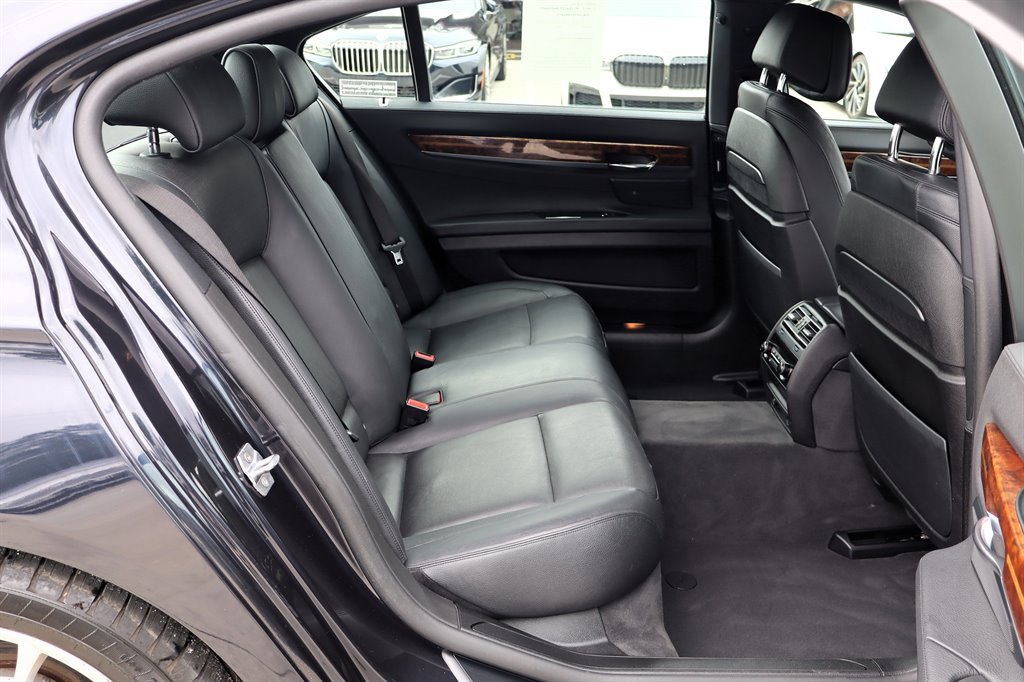 Used 2015 BMW 740Li xDrive AWD/4WD image 19