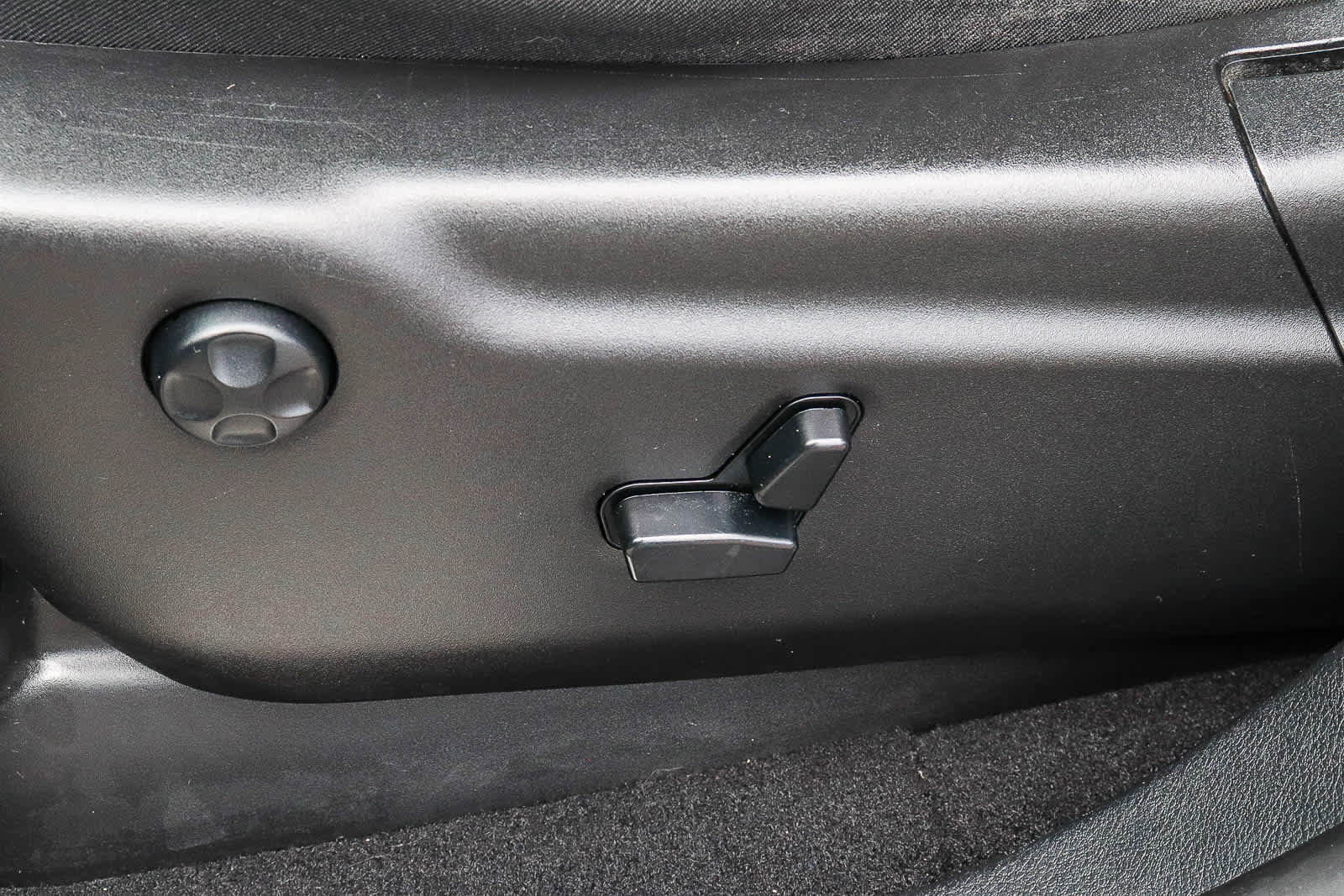 Used 2019 Jeep Grand Cherokee Limited RWD image 29