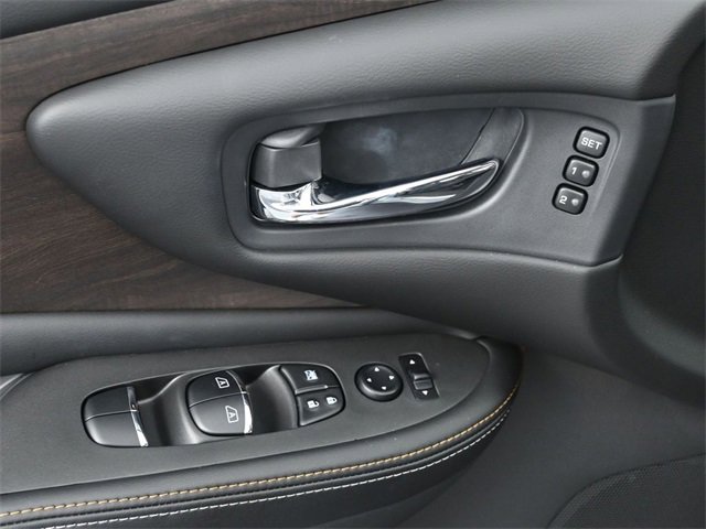 Used 2024 Nissan Murano Platinum w/ Cargo Package image 10