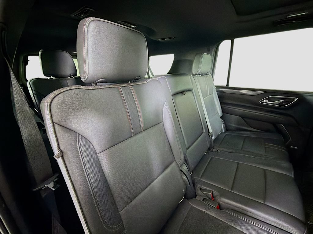 Used 2021 Chevrolet Suburban RST RWD image 31