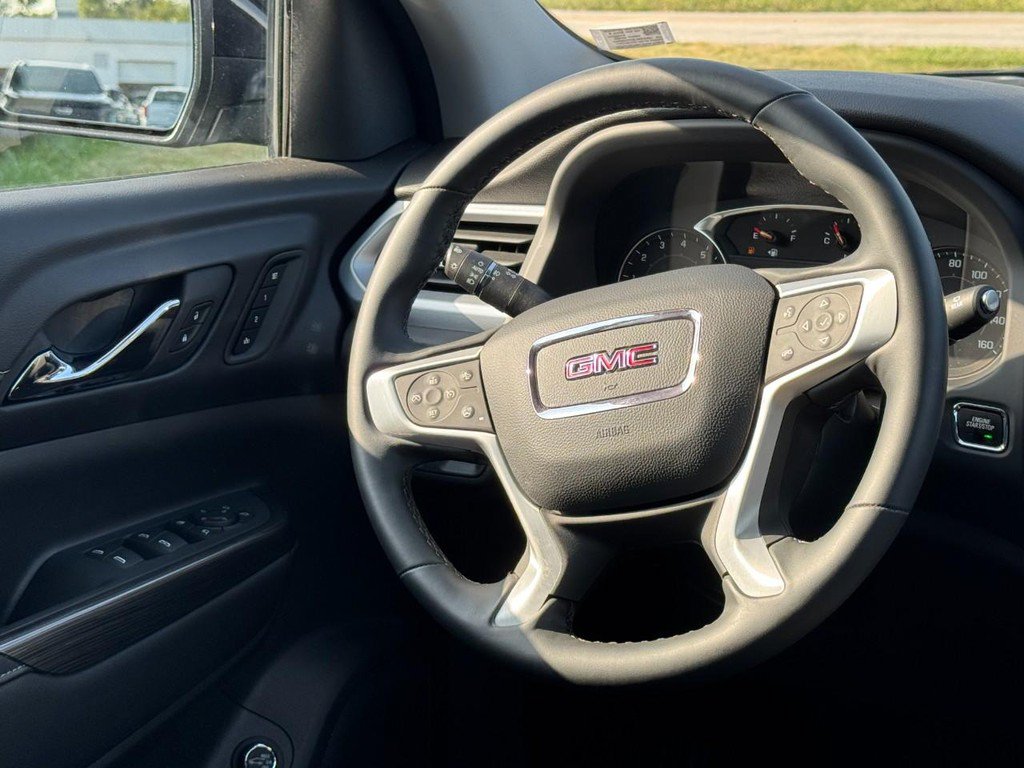 Used 2023 GMC Acadia SLT w/ Preferred Package FWD image 15