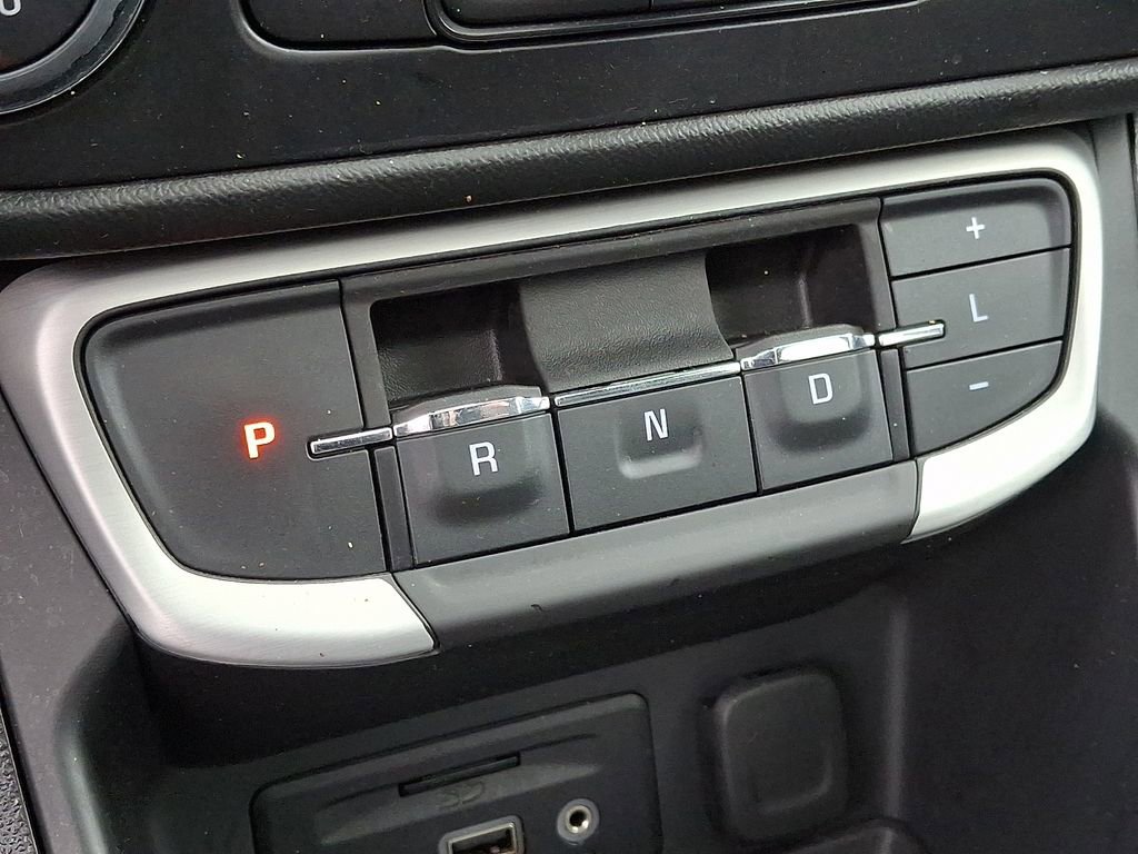 Certified 2022 GMC Terrain SLT w/ Infotainment Package II image 15