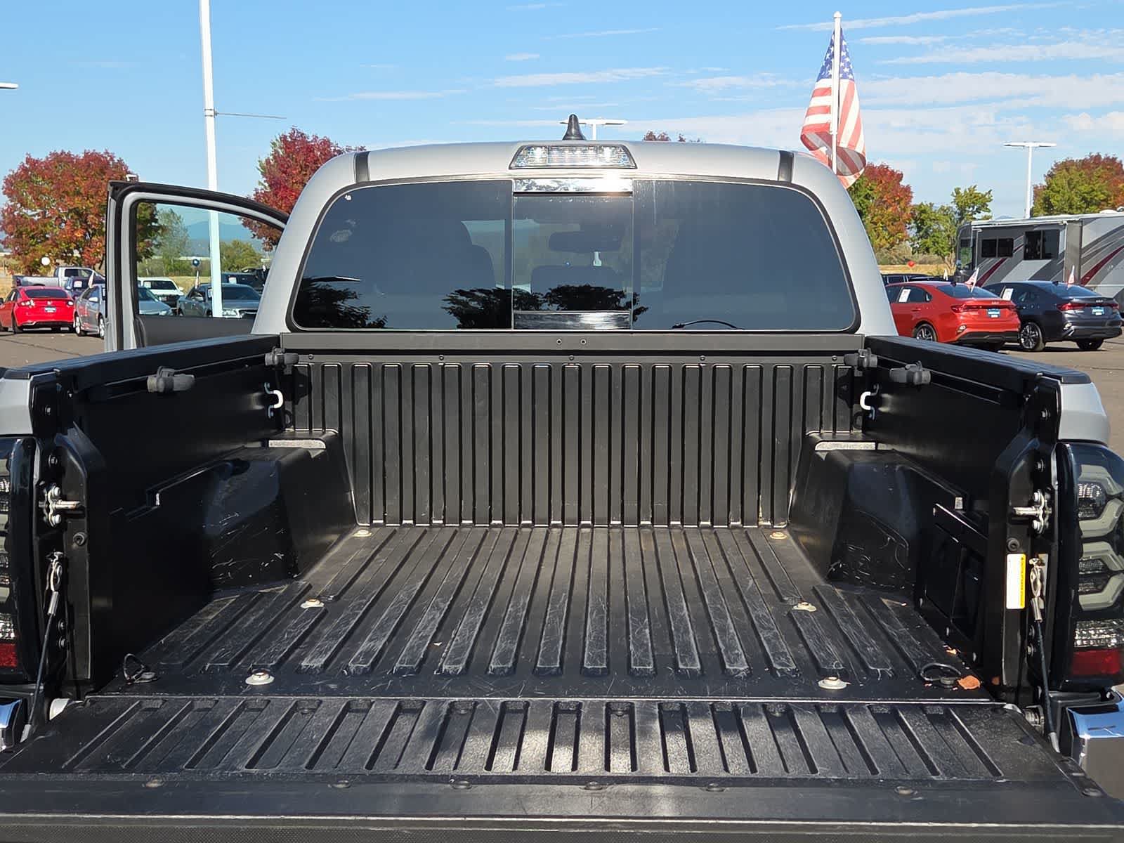 Used 2020 Toyota Tacoma TRD Off-Road AWD/4WD image 27