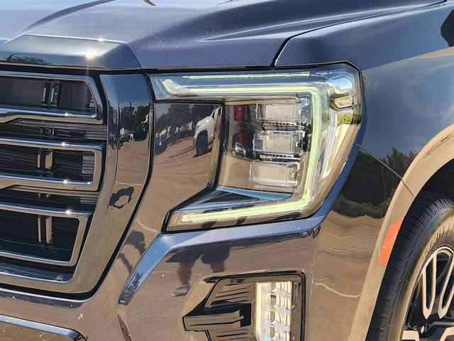 Used 2023 GMC Yukon AT4 w/ AT4 Premium Package AWD/4WD image 9
