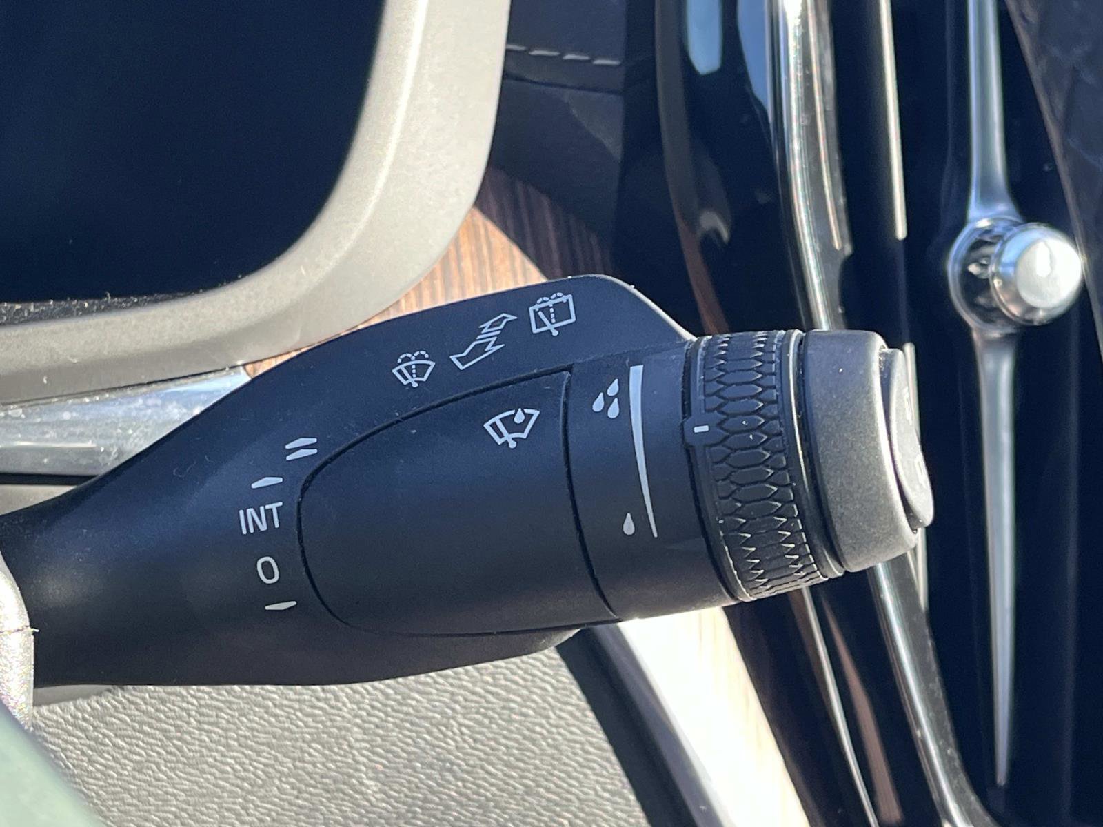 Used 2023 Volvo XC60 B5 Ultimate image 16