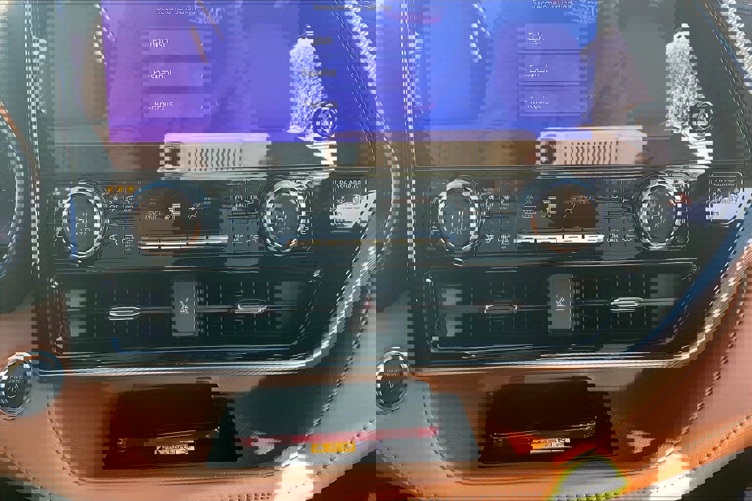 Used 2024 Toyota Highlander Platinum image 39