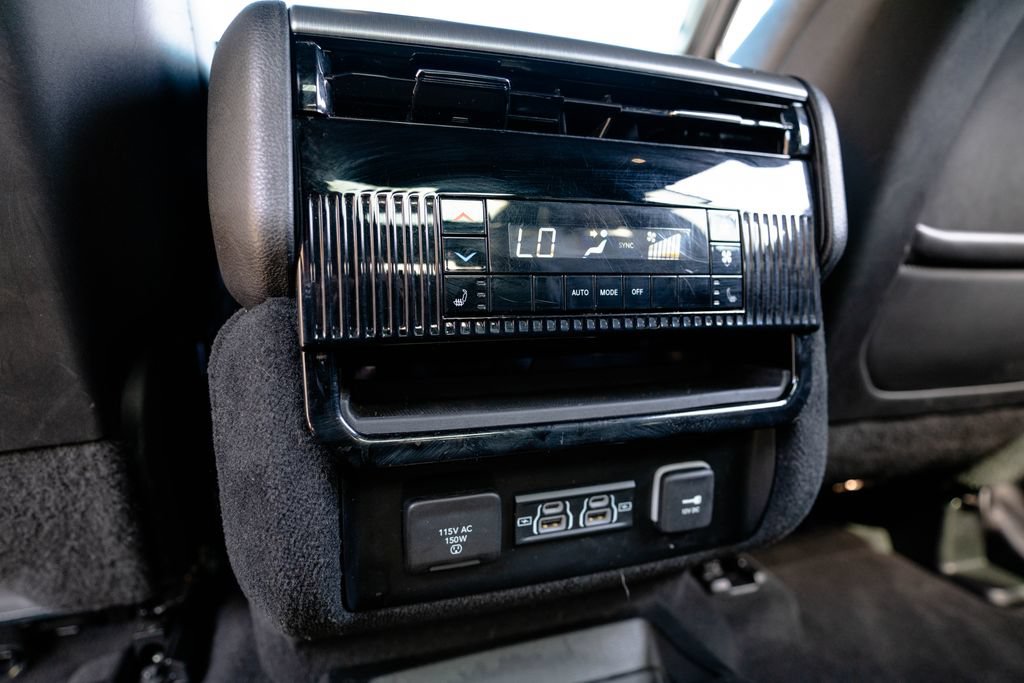 Used 2024 Jeep Wagoneer Series II w/ Convenience Group I AWD/4WD image 33