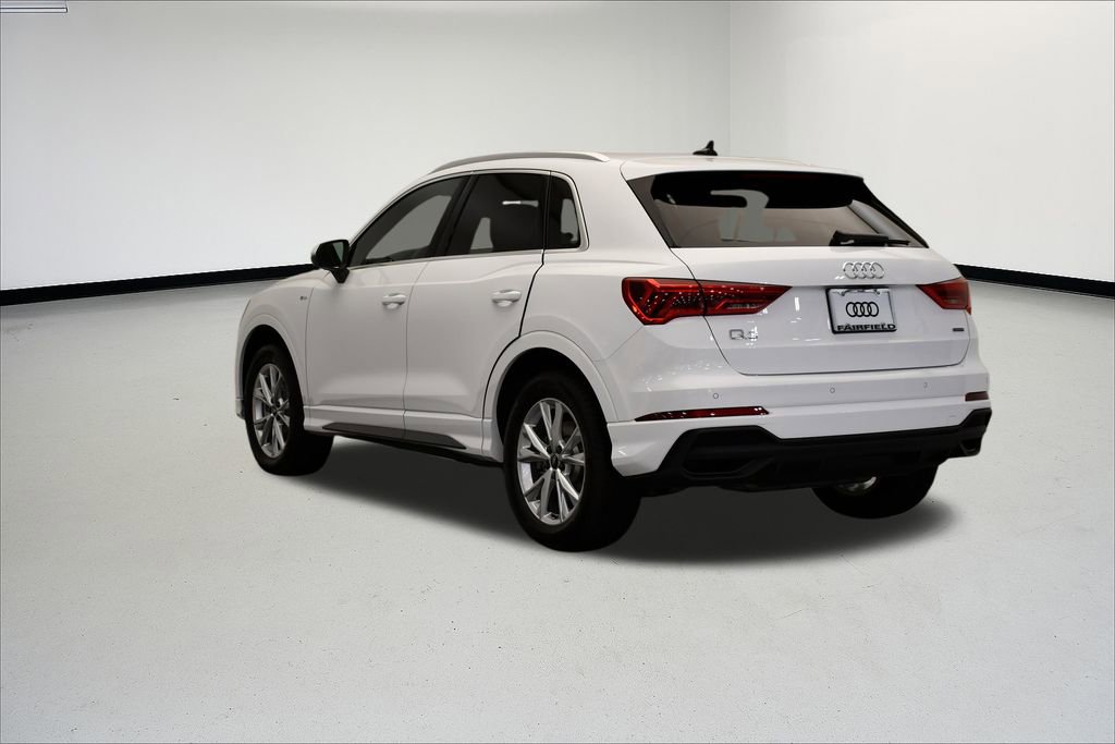 Used 2025 Audi Q3 2.0T Premium w/ Convenience Package image 3