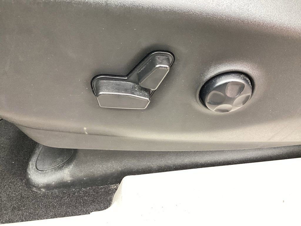 Used 2024 Chrysler Pacifica Touring-L image 22