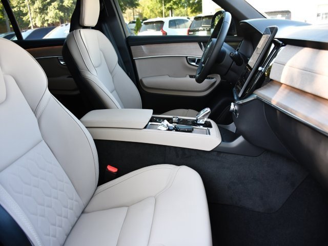 New 2026 Volvo XC90 B5 Plus image 33