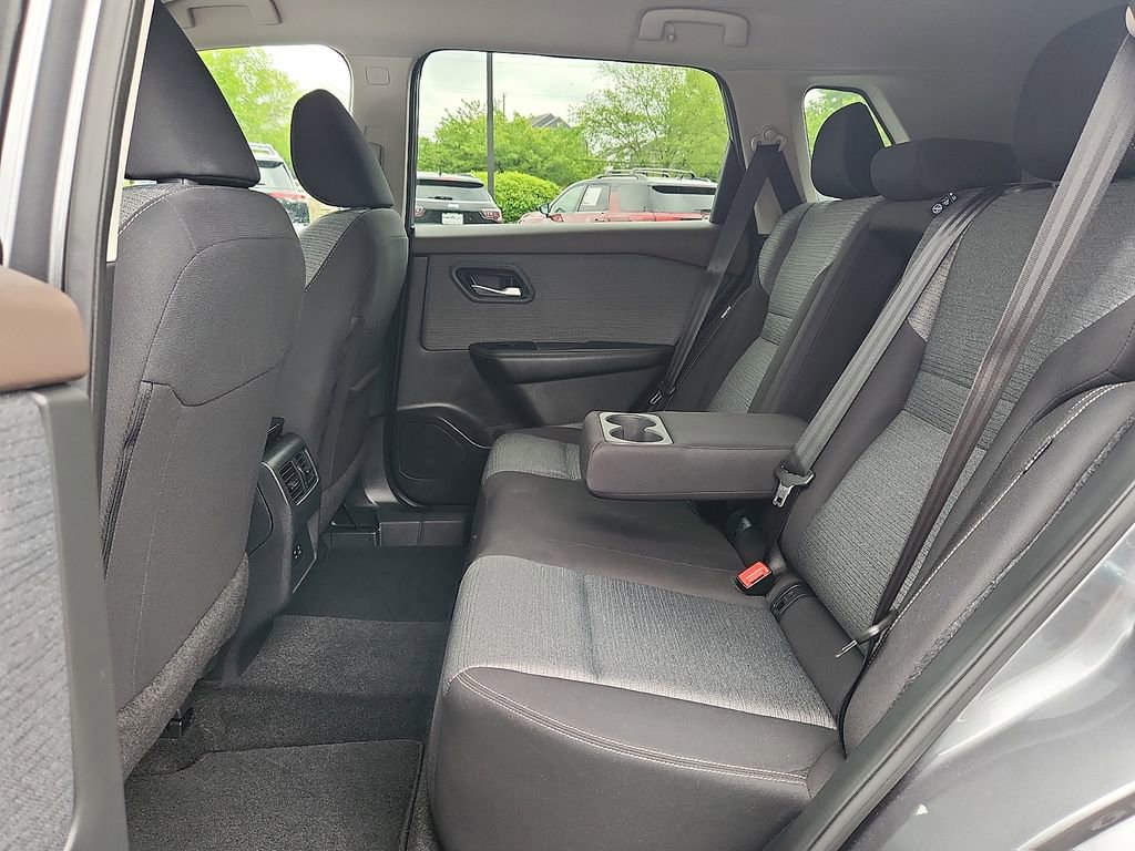Used 2023 Nissan Rogue SV AWD/4WD image 10