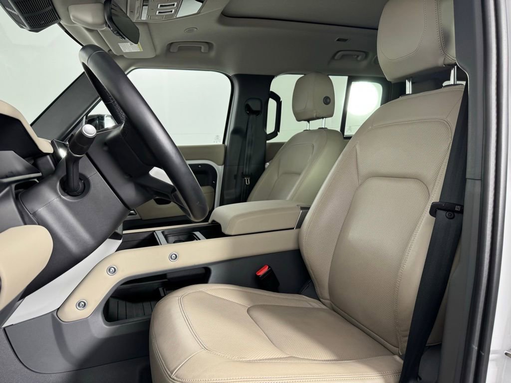 Used 2024 Land Rover Defender 130 S image 13
