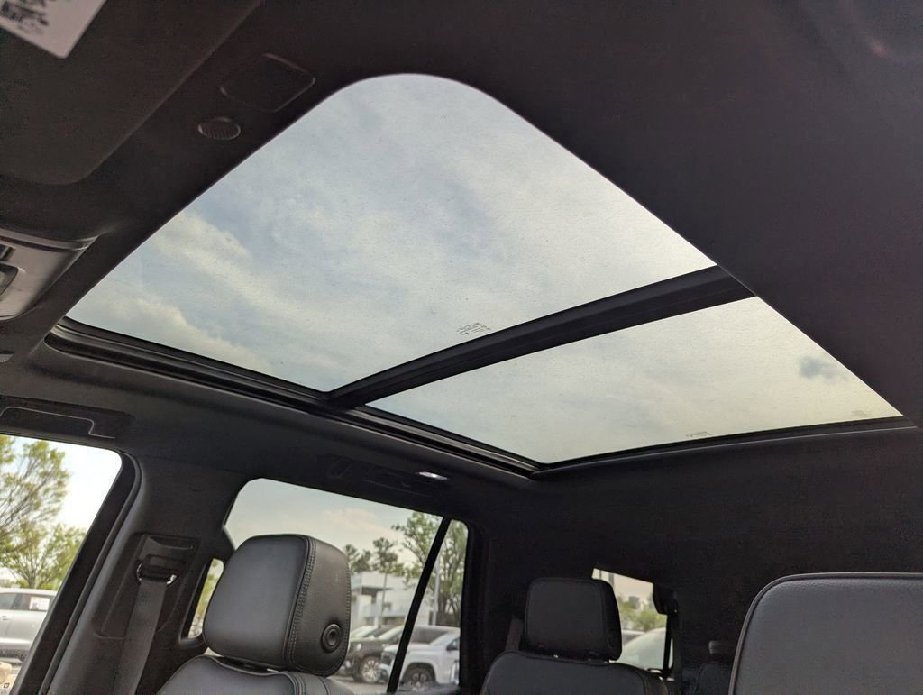 Used 2023 GMC Yukon Denali AWD/4WD image 27