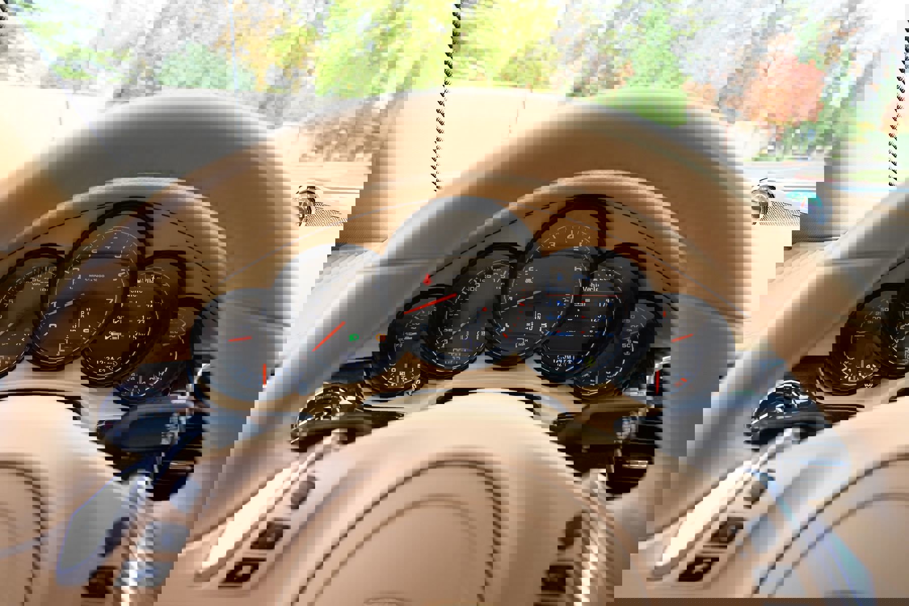 Used 2015 Porsche Panamera 4 image 24