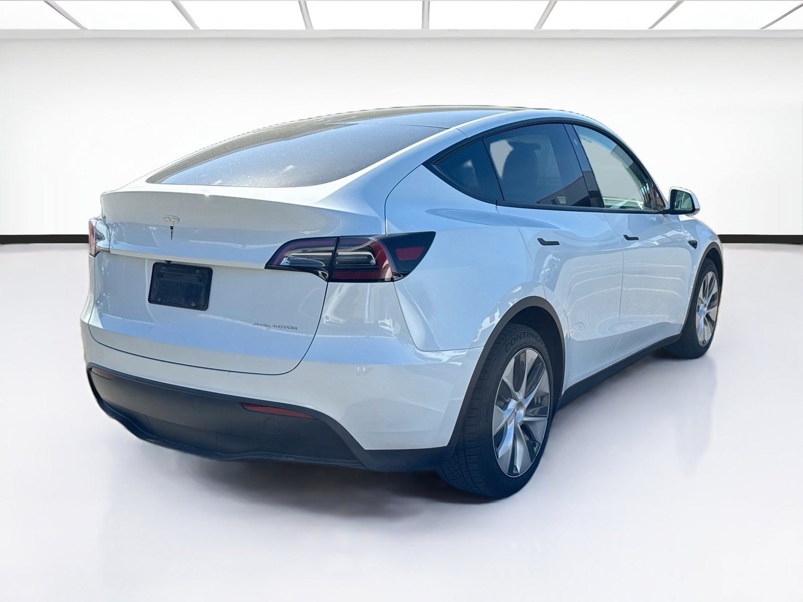 Used 2023 Tesla Model Y Long Range AWD/4WD image 4