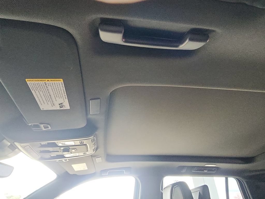 Certified 2025 GMC Yukon Denali Ultimate AWD/4WD image 19
