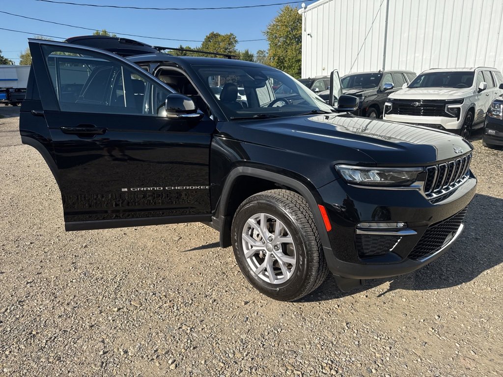 Used 2022 Jeep Grand Cherokee Limited w/ Trailer Tow Prep Group (B) image 32