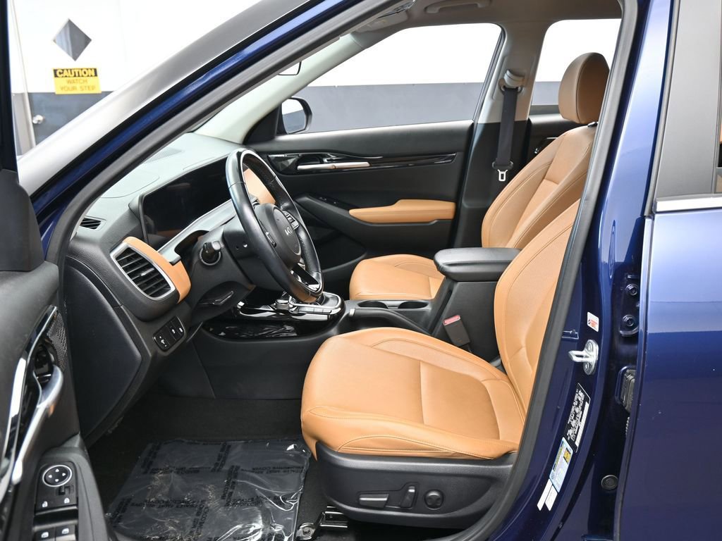 Used 2024 Kia Seltos EX image 11