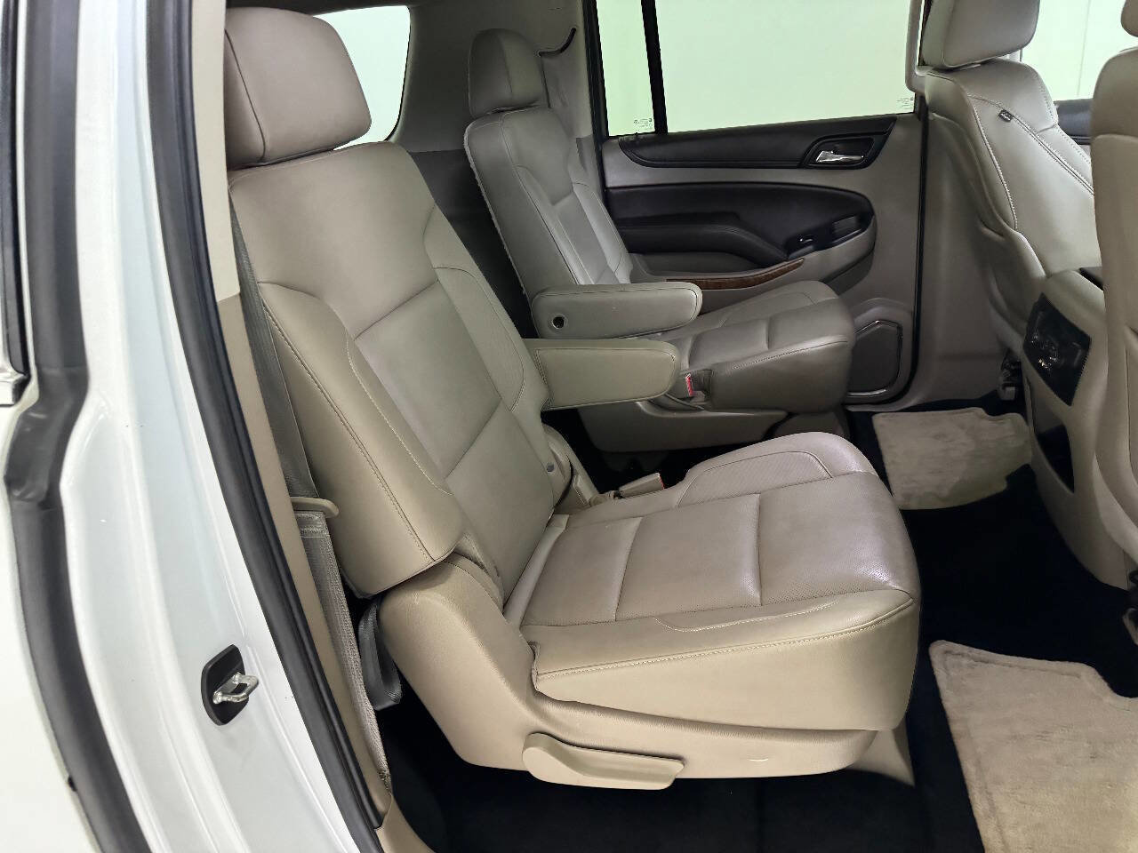 Used 2015 Chevrolet Suburban LTZ image 40