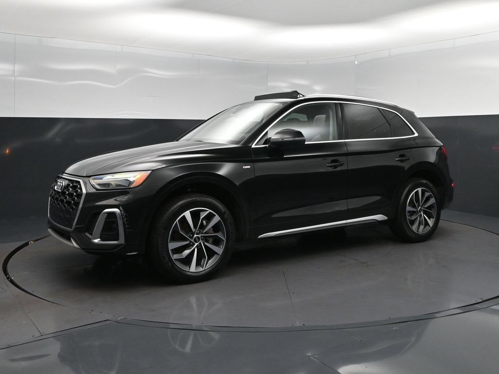 Used 2023 Audi Q5 2.0T Premium w/ Convenience Package AWD/4WD image 3