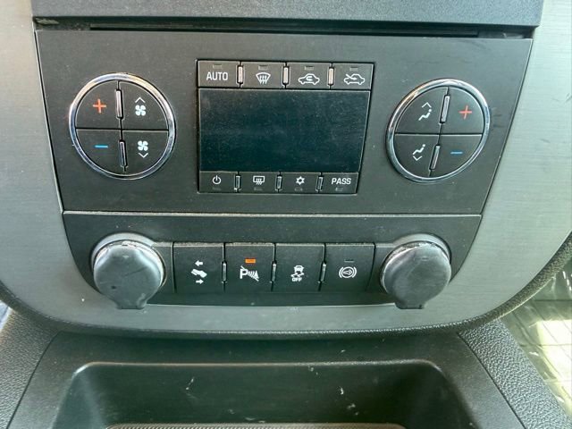 Used 2014 Chevrolet Silverado 2500 LTZ w/ LTZ Plus Package AWD/4WD image 26