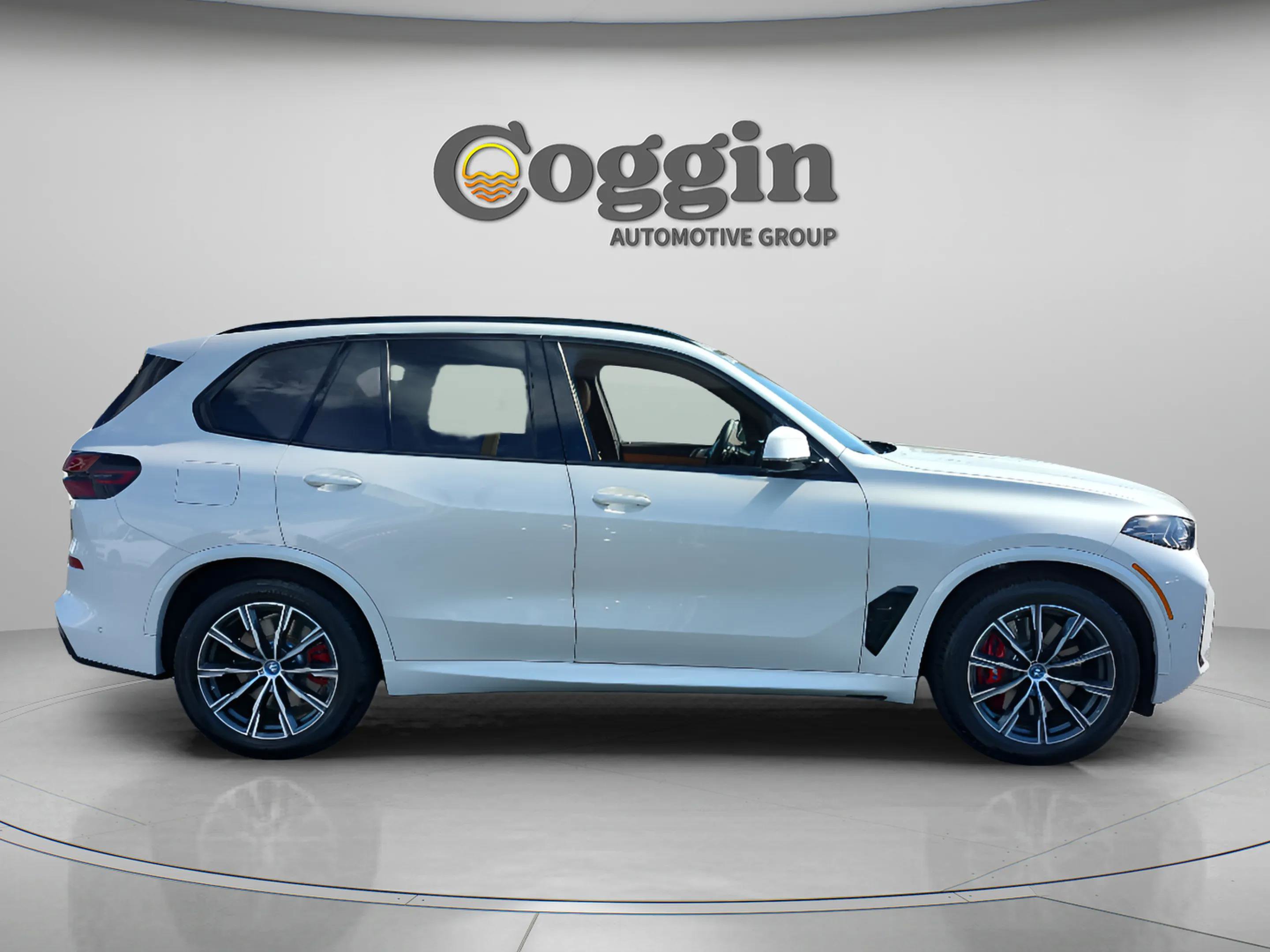 Certified 2024 BMW X5 xDrive50e w/ M Sport Package image 7