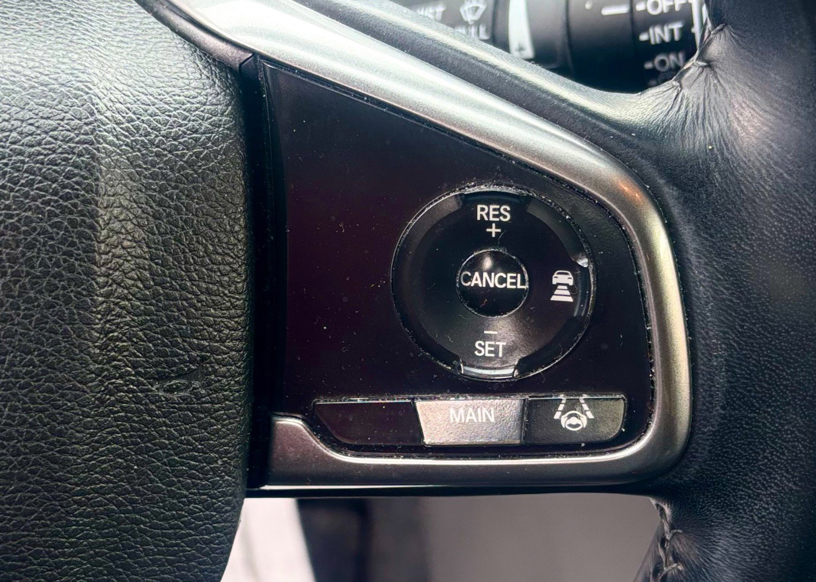 Used 2018 Honda CR-V Touring image 30