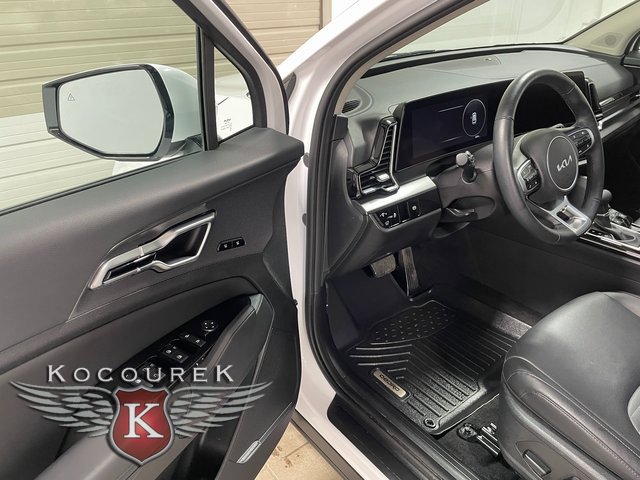 Used 2025 Kia Sportage SX image 10