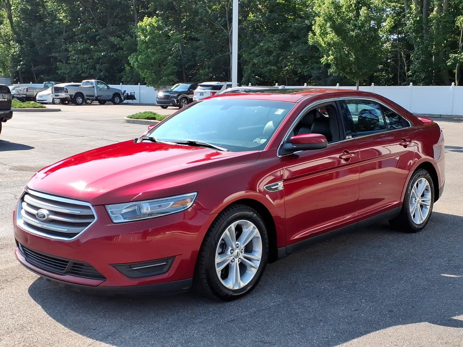 Used 2014 Ford Taurus SEL w/ Equipment Group 201A FWD image 3