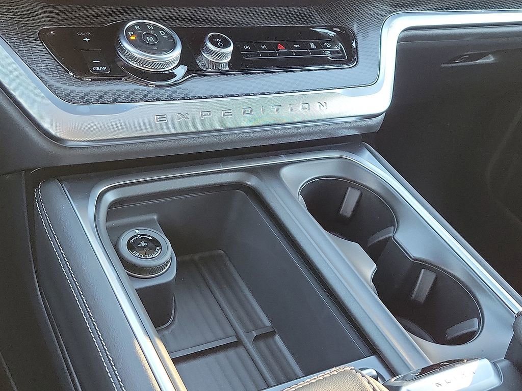 New 2026 Ford Expedition Platinum w/ Stealth Performance Package image 18