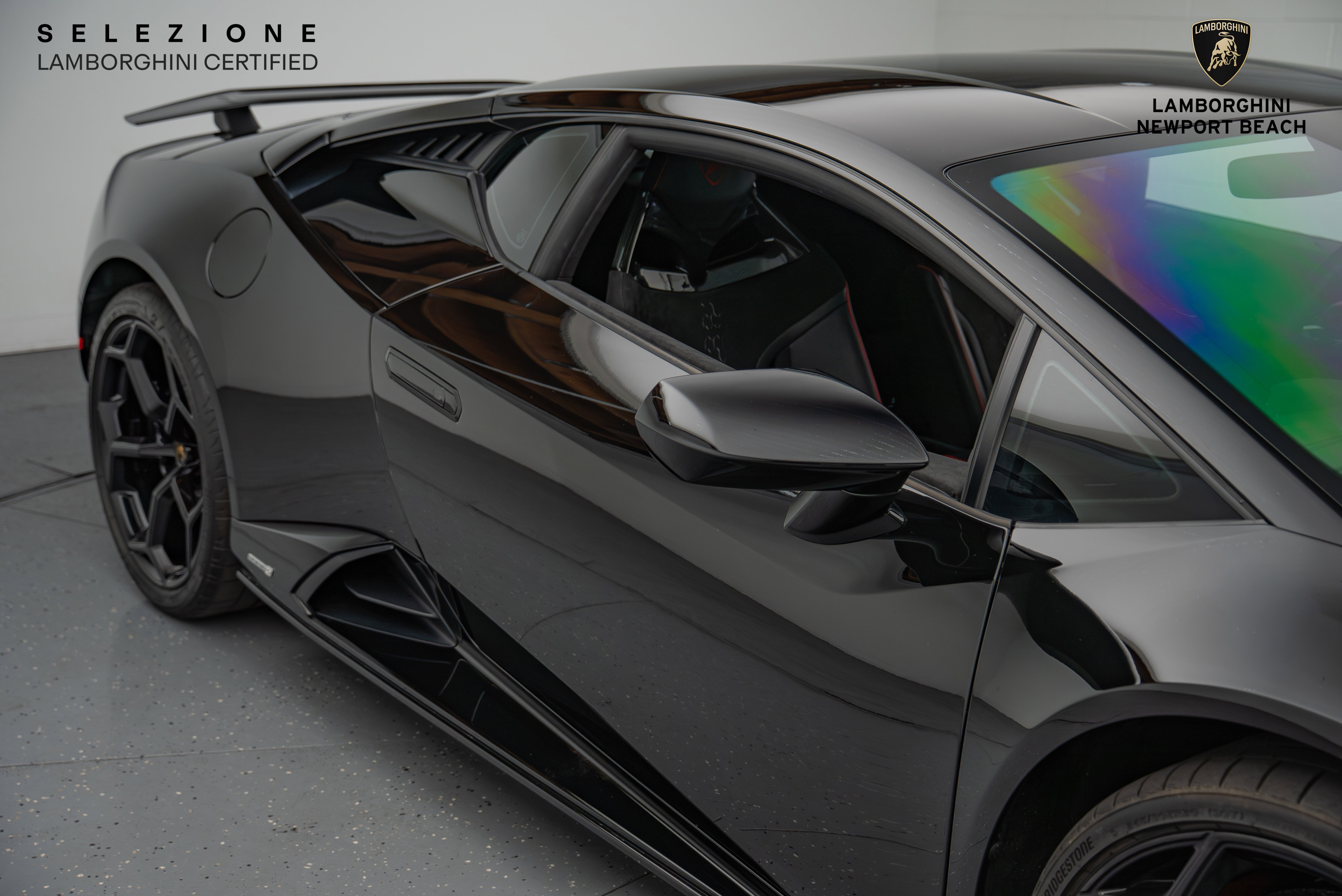 Used 2023 Lamborghini Huracan Tecnica image 3