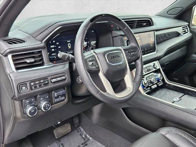 Used 2024 GMC Yukon XL Denali w/ Advanced Technology Package AWD/4WD image 10