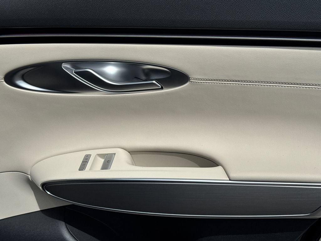 New 2026 Genesis GV70 2.5T Select AWD/4WD image 18