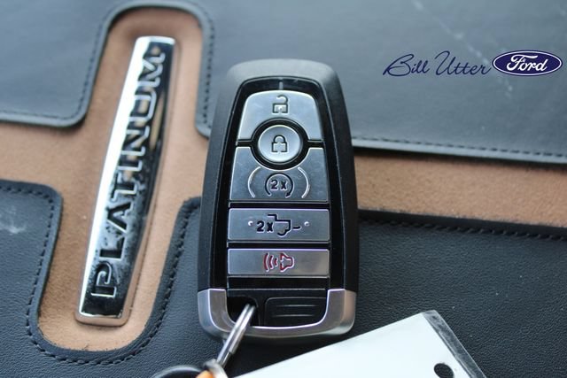 Used 2023 Ford F250 Platinum AWD/4WD image 26