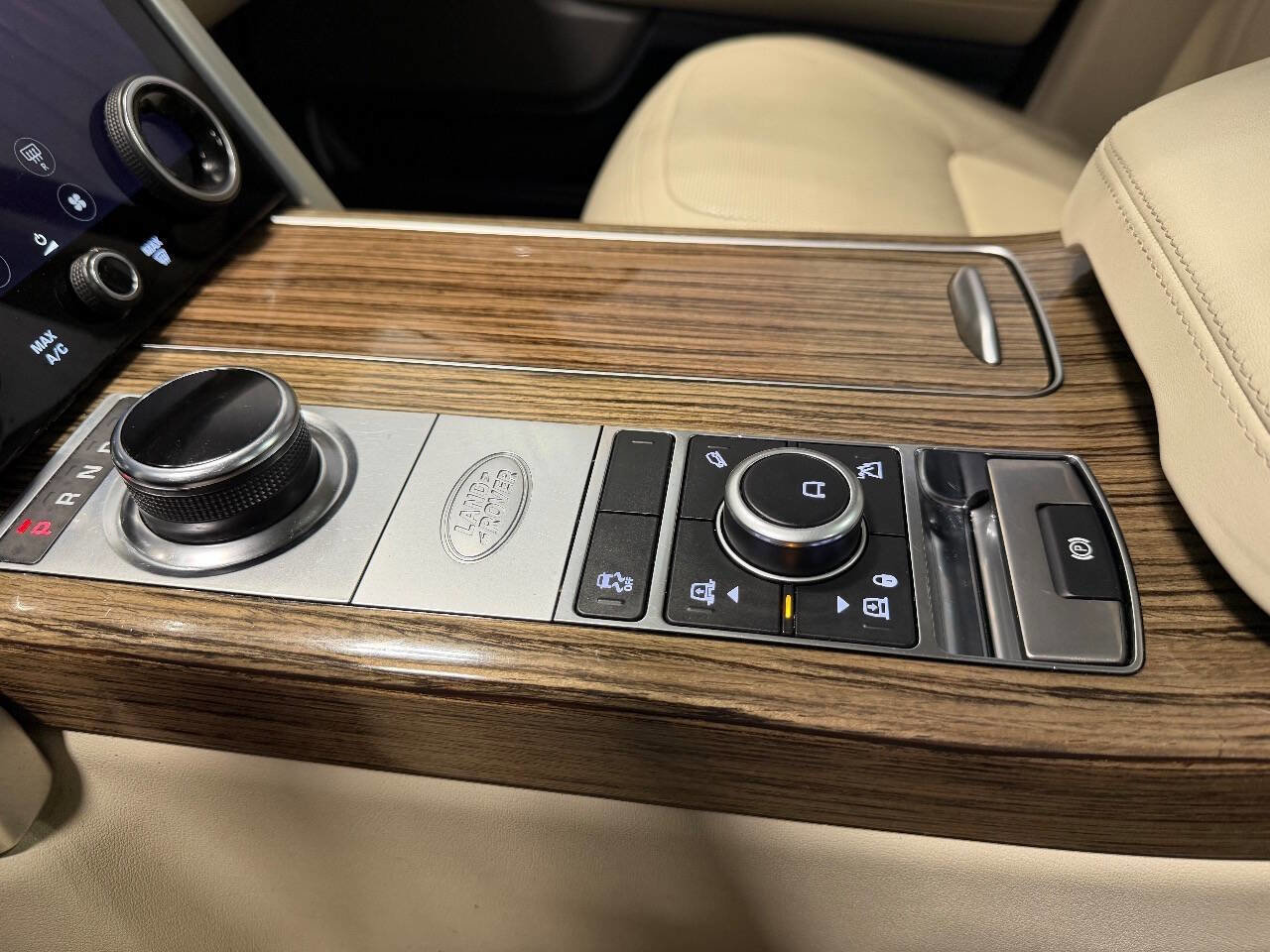 Used 2019 Land Rover Range Rover Supercharged image 42