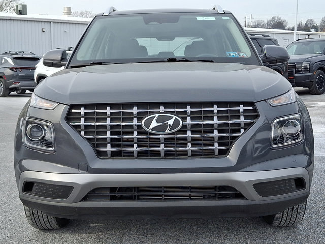 Used 2023 Hyundai Venue SEL image 2
