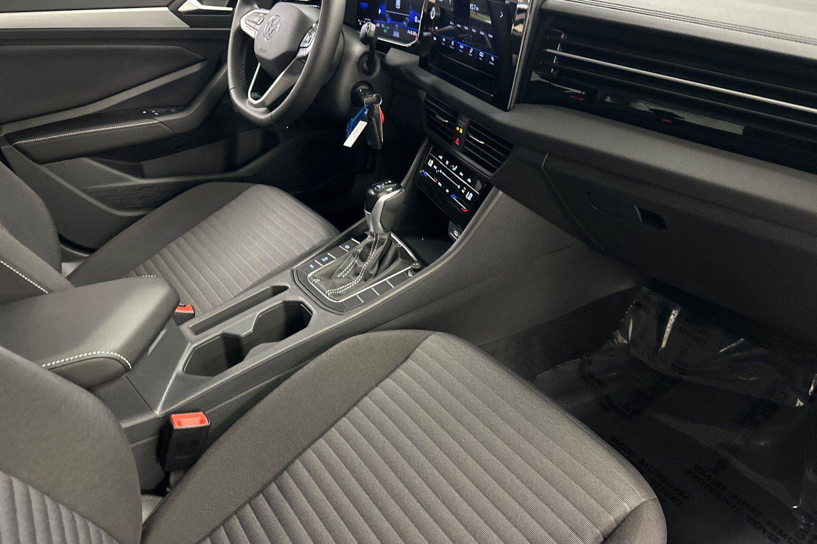 New 2025 Volkswagen Jetta SE image 14