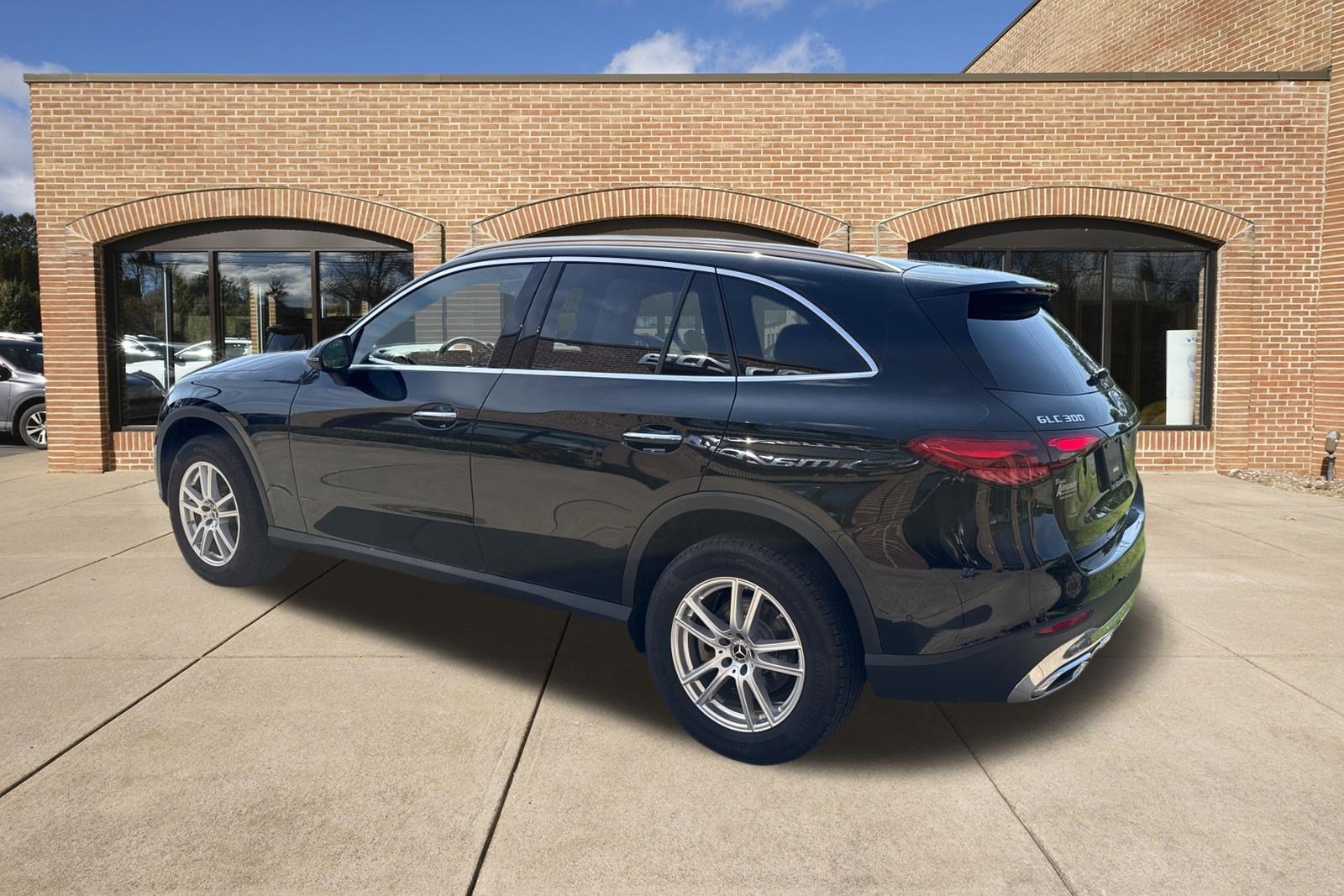 Used 2023 Mercedes-Benz GLC 300 4MATIC image 6