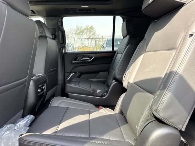 New 2026 GMC Yukon XL Denali w/ Sun & Power Step Package AWD/4WD image 11