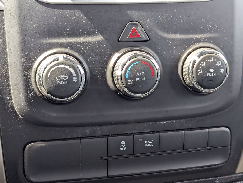 Used 2018 RAM 1500 Classic SLT AWD/4WD image 19