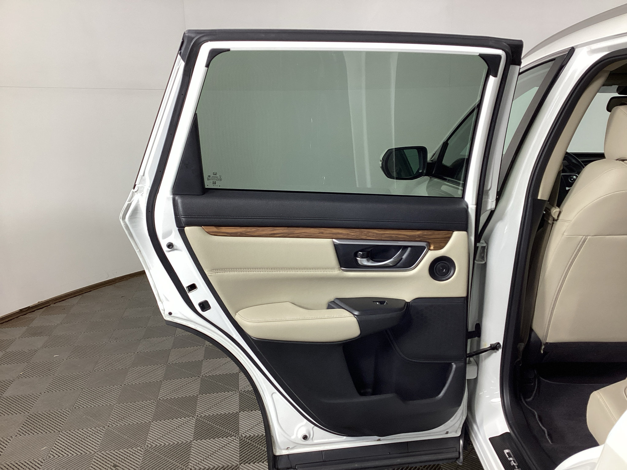 Used 2018 Honda CR-V Touring image 13