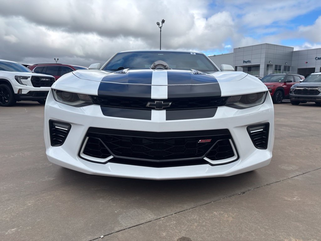 Used 2018 Chevrolet Camaro SS RWD image 2