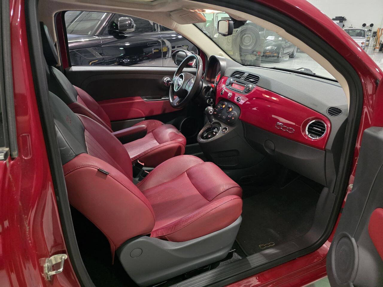 Used 2012 FIAT 500 Lounge w/ Luxury Leather Pkg image 2