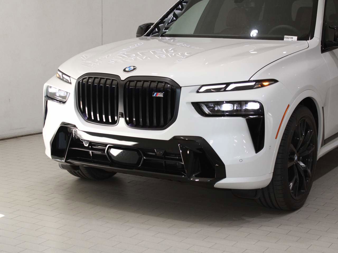 New 2026 BMW X7 M60i image 2