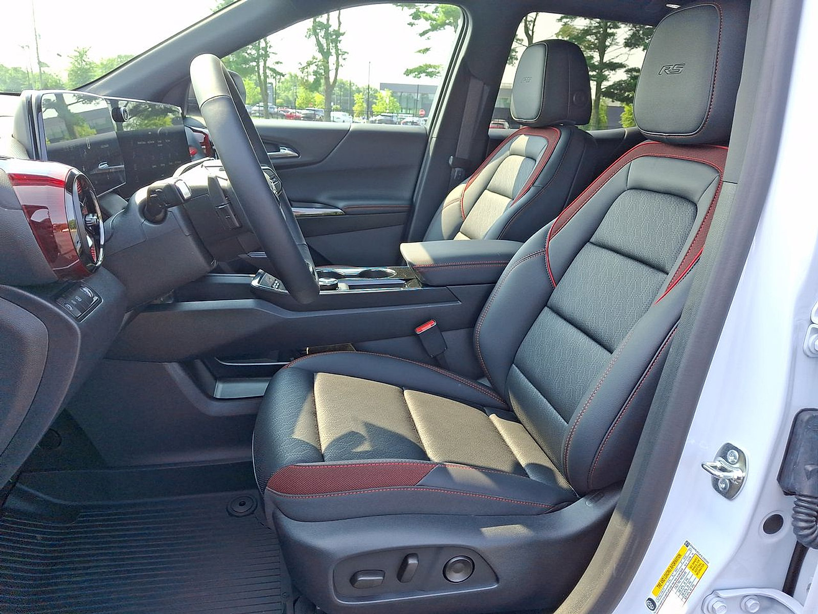 New 2027 Chevrolet Equinox RS w/ Safety and Technology Package FWD image 14