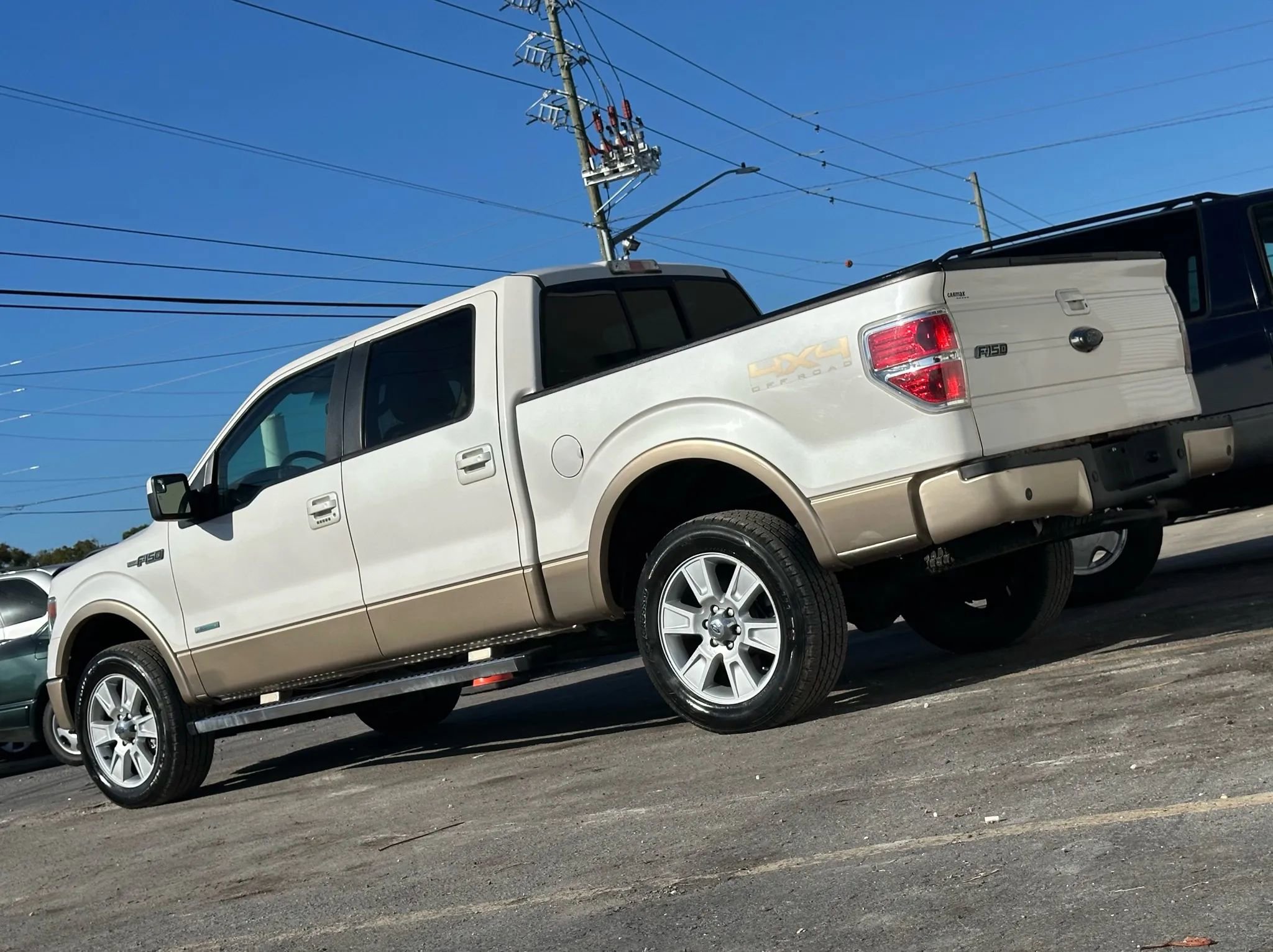 Used 2013 Ford F150 Lariat w/ Luxury Equipment Group image 4